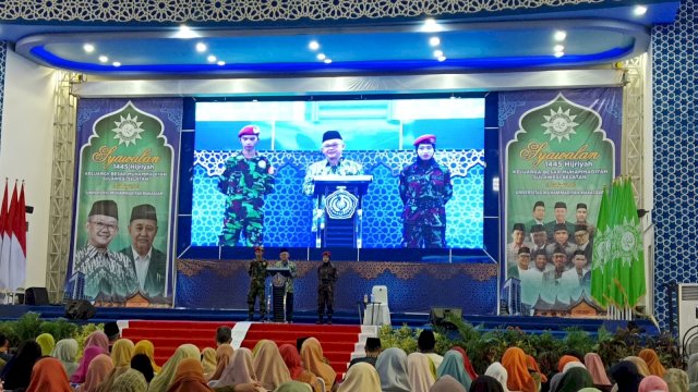 Sekertaris PP Muhamadiyah Prof Abdul Mu'ti saat menjadi pembicara di Syawalan Unismuh, foto: HN/Sinta