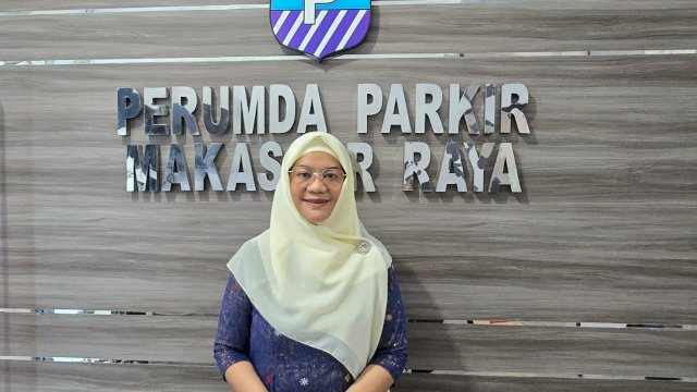 Peringati Hari Budaya, Dirut Parkir Yulianti Tomu Kenakan Pakaian Adat Toraja