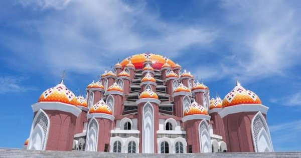 Pertama Kali, Pj Gubernur Sulsel Shalat Ied di Madjid Kubah 99