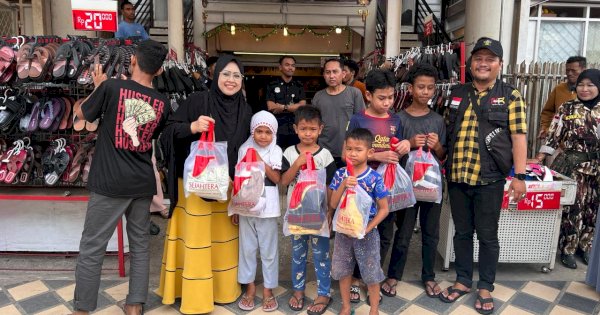 Istri Taufan Pawe Ajak Anak Yatim Belanja Baju Lebaran