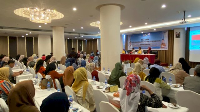 Dukung Pertumbuhan UMKM Berstandar Halal, Diskop Makassar Gelar Pelatihan 