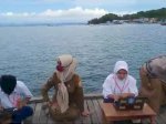 Terkendala Jaringan, Siswa SMP di Pulau Sembilan Ujian di Dermaga