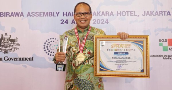 Dibawah Kepemimpinan Danny, Makassar Kembali Raih Penghargaan Terbaik Pertama dari Kemendagri