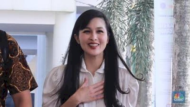 Aktris Sandra Dewi usai dimintai keterangannya di Kejaksaan Agung baru-baru ini. Foto: ist 