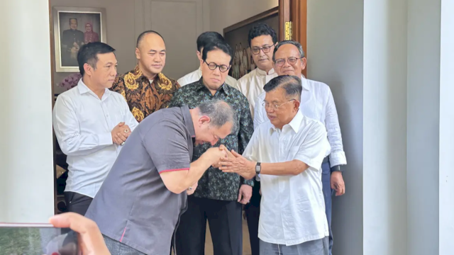 Wakil Presiden ke-10 dan ke-12 Jusuf Kalla menerima kunjungan pendeta Gilbert Lumoindong. Foto: ist/dok liputan6