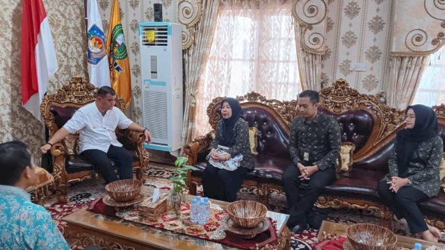 Pj Bupati Sinjai TR. Fahsul Falah menerima kunjungan BPJS Ketenegakerjaan Sinjai. Foto: HN/Bagoes