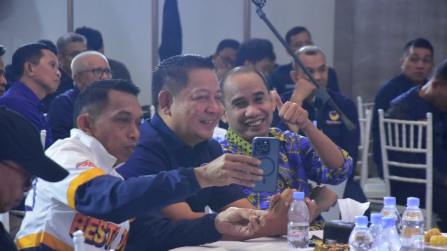 Ketua DPW Partai NasDem Sulsel Rusdi Masse Mappasessu (RMS), bersama ketua Bapillu DPW Nasdem Rudianto Lallo, dan Sekertaris NasDem Sulsel Saharuddin. Foto: HN/Sinta