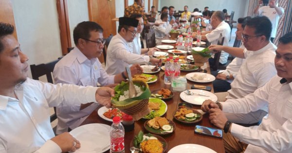 Puji Sosok DM, Makmur Mangung: Layak Jadi Pemimpin