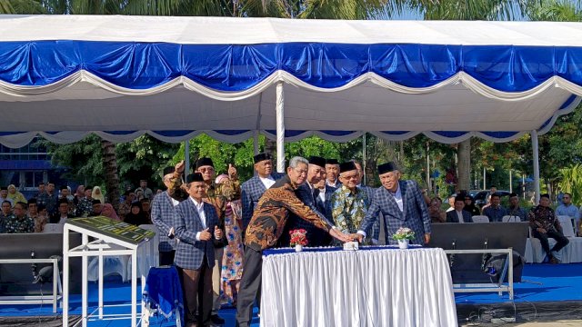 Suasana pencanangan bangunan laboratorium terpadu Unismuh Makassar. Foto:&nbsp;HN/Sinta