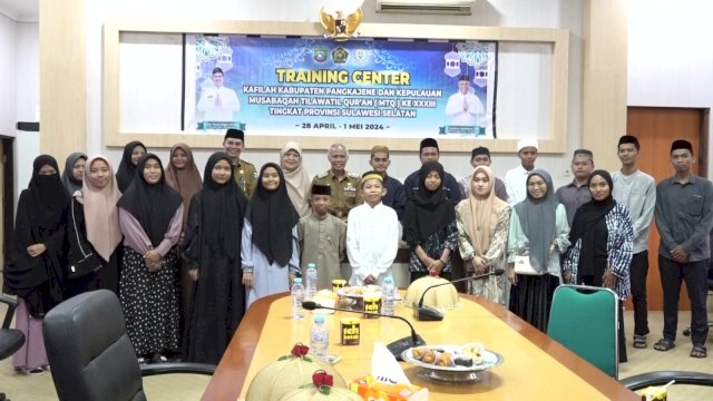 Foto bersama jajaran Pemkab Pangkep bersama kafilah Pangkep untuk MTQ ke-33 Sulsel. Foto: dok