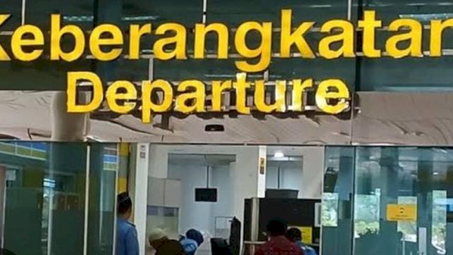 Ilustrasi keberangkatan penumpang pesawat di Bansara Sultan Hasanuddin. (Foto: Jambi Ekspres)