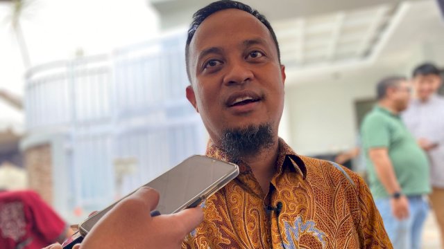 Mantan Gubernur Sulsel, Andi Sudirman Sulaiman. (Foto: HN/ Sinta)