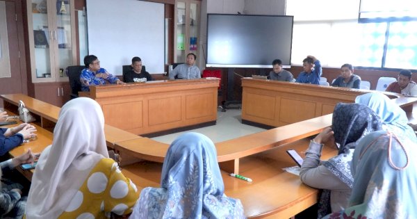 Meski Telah Putuskan Lebaran Hari Rabu, Unismuh Tetap Fasilitasi Pemantauan Hilal Kemenag di Ruang Observatorium