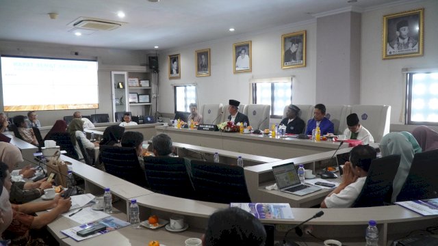Rapat sehat penetapan calon rektor Unismuh Makassar. Foto: HN/Sinta