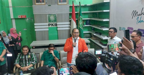 Dihadapan Relawannya, Danny Puji Deng Ical