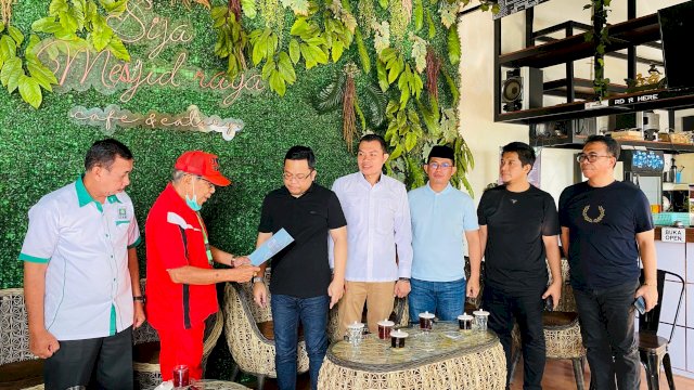 Darmawangsyah Muin saat resmi menerima rekomendasi DPP PKB untuk maju bertarung Pilkada Gowa. Foto: HN/Yusrizal