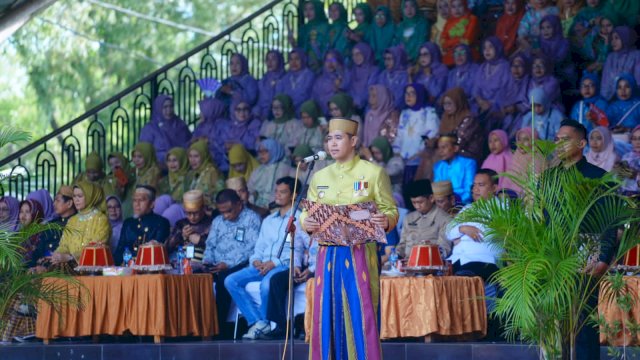 Bupati MYL memimpin upacara Hardiknas di Pangkep. Foto: dok