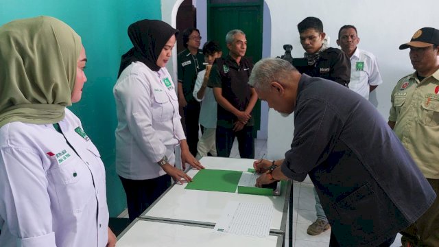 Amri Arsyad daftar di DPC PKB Makassar. Foto: dok