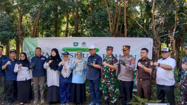 Go Green Penanaman Pohon sebagai rangkaian peringatan Gerakan Sejuta Pohon Internasional tahun 2024 kabupaten Pangkajene dan Kepulauan yang dipusatkan di Taman Kehati Bulu Sipong || Foto:Ist