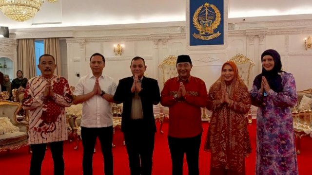 Ketua DPRD dan Pj Bupati Sinjai Kompak Hadiri Open House Pj Gubernur