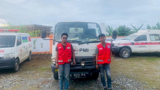 2 relawan ahli Wash PMI Makassar di kirim ke Luwu bantu korban banjir dan longsor ||Foto:Ist 