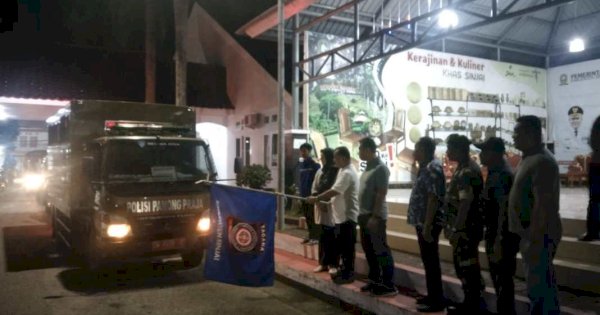 Pemkab Sinjai Kirim Bantuan Air Bersih dan Kemasan Gelas  ke Wajo