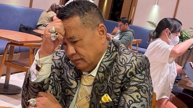 Pengacara kondang Hotman Paris Hutapea, sekaligus pemilik W Super Club. Foto: ist/suara