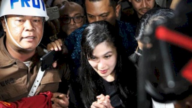 Sandra Dewi usai diperiksa di Kejaksaan Agung beberapa waktu yang lalu. Foto: ist