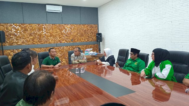 Moh Ramdhan Pomanto bersama istri berkunjung ke kantor PPP. Foto: HN/Sinta