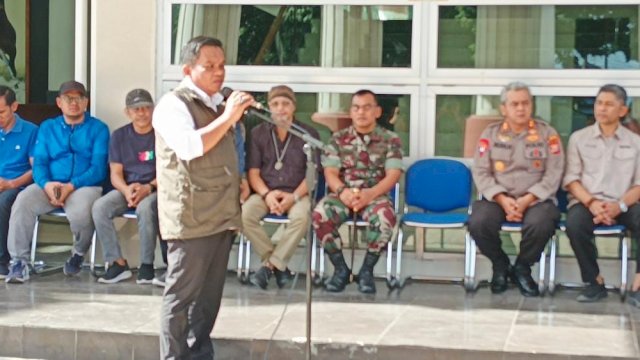 Pj Bupati Jeneponto Junaedi Bakri saat memberikan sambutan di Kantor Bupati. Foto: dok