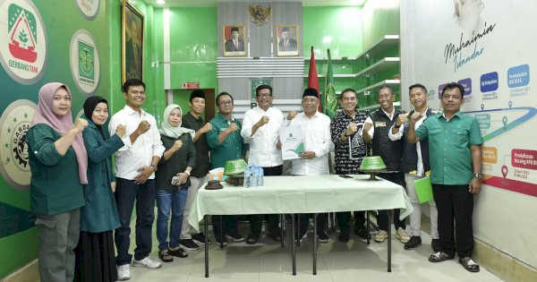 IAS Pertama Kembalikan Formulir Cagub Sulsel di PKB