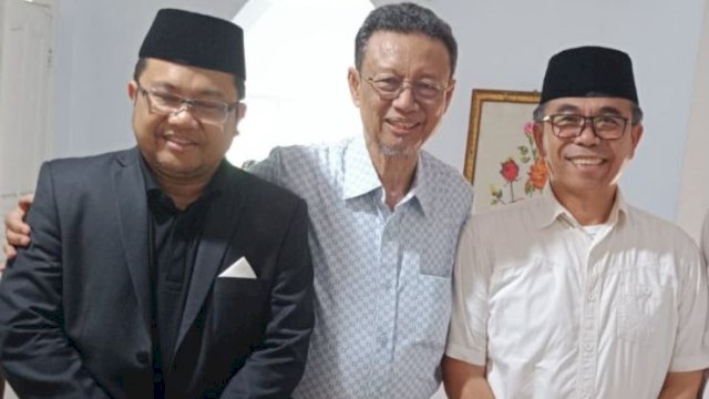 Darmawangsyah Muin bersama Mantan Menteri Otada Prof DR Ryass Rasyid. Foto: dok