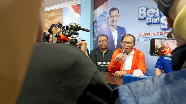 Mohammad Ramdhan Pomanto saat mengembalikan formulir di Kantor DPD Demokrat Sulsel,. Foto: HN/Sinta