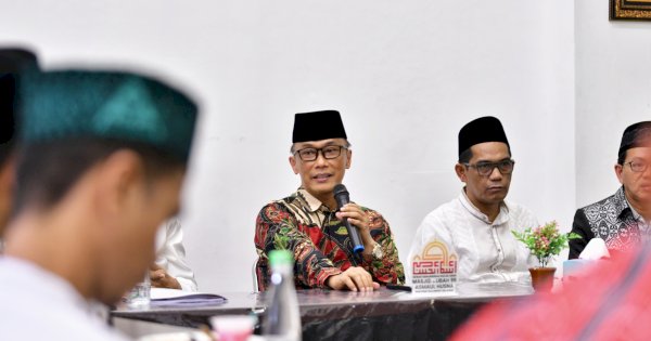 Salat Jumat di Masjid Kubah 99, Prof Zudan Terimas Masukan Pengurus dan Jemaah