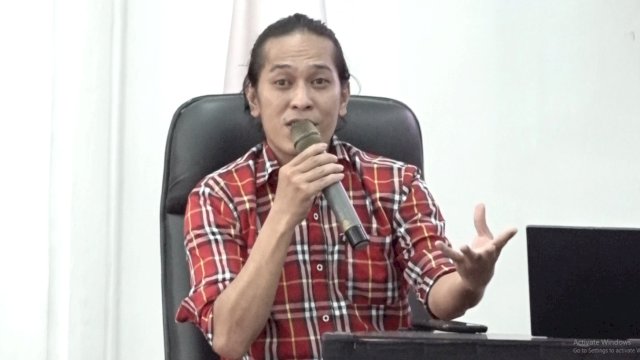 Kepala Bappelitbanda Pangkep, Iman Takbir