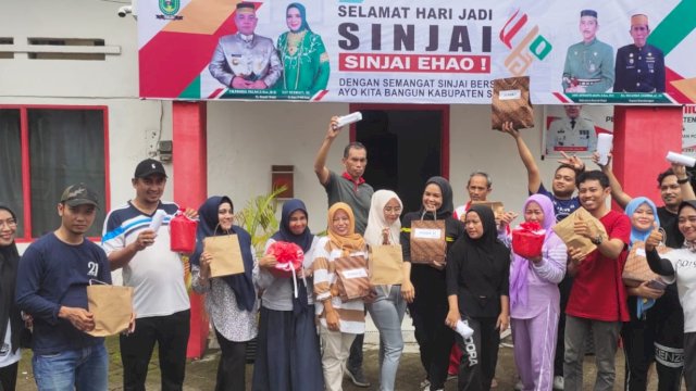 Dalam rangka memeriahkan Hari Jadi Sinjai Ke-460, keluarga besar Kesbangpol Sinjai menggelar lomba ||Foto:Ist
