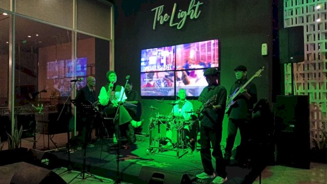 Suasana The Light Mercure Makassar malam hari. (Foto: PR Mercure)