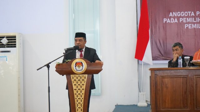 Lantik 240 Anggota PPS, Ketua KPU Sinjai, Muhammad Rusmin pesankan pentingnya integritas dan kejujuran bukan pengakuan masyarakat ||Foto:Ist 