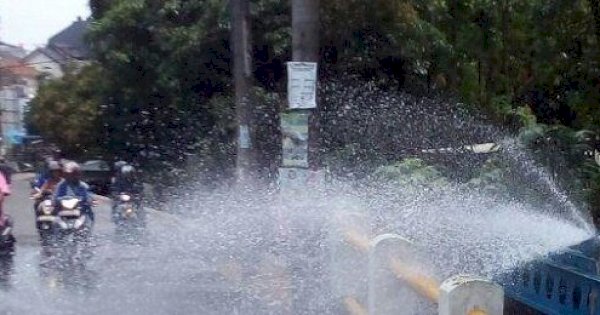 Pipa PDAM Bocor, Warga Makassar Diminta Tampung Air Sebelum Hari Minggu