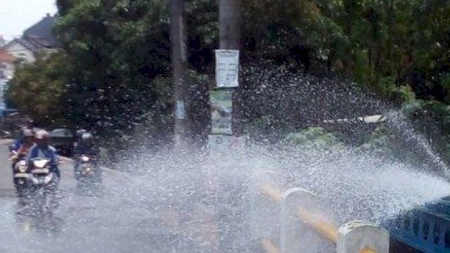 Ilustrasi pipa bocor. (Foto: Google)