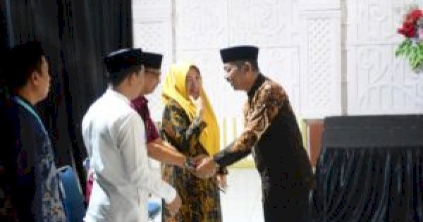 Buka Bimbingan Manasik Haji, Sekda Sinjai Harap Jemaah Calon Haji Jaga Kesehatan