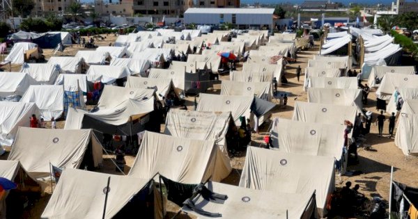 Israel Serang Tenda Pengungsi di Rafah, 40 Orang Tewas