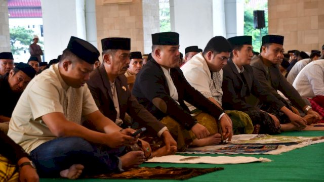 Pj Bupati Sinjai Salat Idul Adha di Masjid Islamic Center