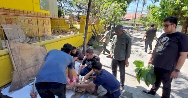 Hari Kedua Iduladha, Anggota DPR RI Terpilih ‘Deng Ical’ Sembelih Langsung Hewan Qurban