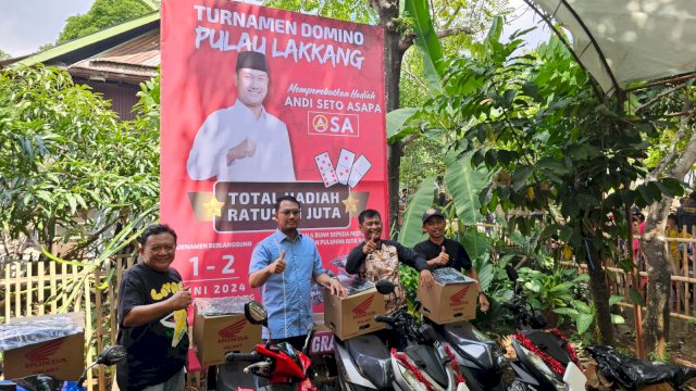 Meriahkan Hari Lahir Pancasila, kandidat calon Wali Kota Makassar Andi Seto menggelar turnamen domino di Pulau Lakkang. Foto: HN/Sinta
