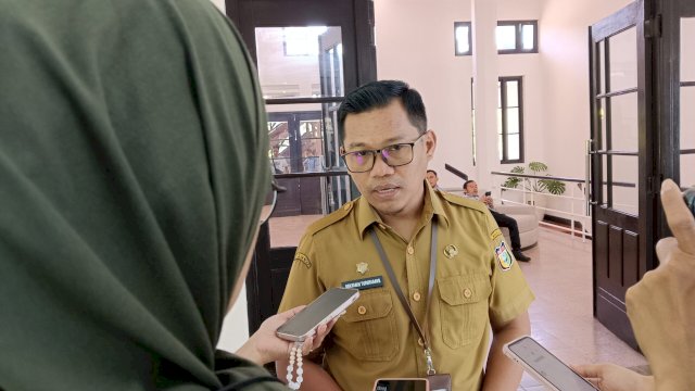 Sekertaris BKPSDM kota Makassar Benyamin Turupadang. Foto: HN/Sinta