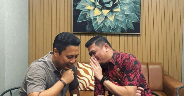 Adnan kembali Posting Foto ”Berbisik”, Kali ini dengan AIA: Sinyal Bersama Menuju Pilgub?