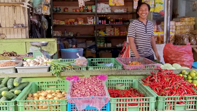 Pedagang cabai di Pasar Pa’baeng-baeng di Kota Makassar. Foto: HN/Sinta