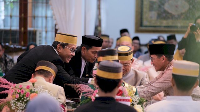 Danny Pomanto-Sandiaga Uno Jadi Saksi Nikah Anak Politisi Amir Uskara dan Andi Yusran Paris, di Komp Aula Cemara Jalan Palantikan Kabupaten Gowa, Minggu (30/06/2024).