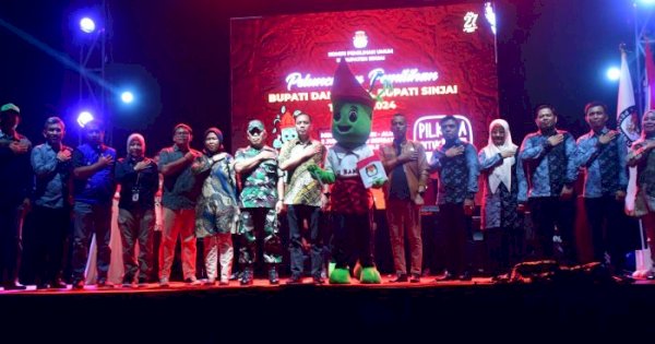 KPU Sinjai Luncurkan Tahapan Pilkada 2024 di Tengah Guyuran Hujan